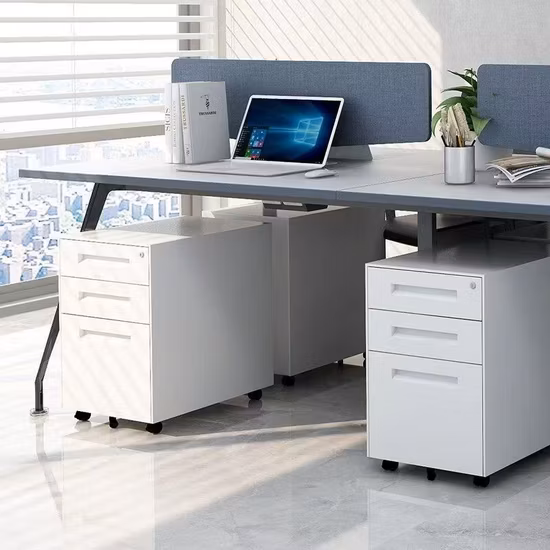 Мобильный офисный шкаф для документов из белой стали с 3 ящиками и подвижным металлическим основанием.